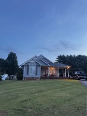 71 Chisam Ct, Mcminnville, TN 37110