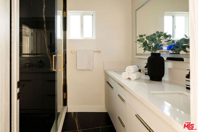 4323 Irvine Avenue, Studio City, CA 91604