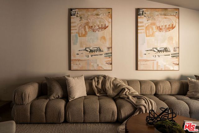 4323 Irvine Avenue, Studio City, CA 91604