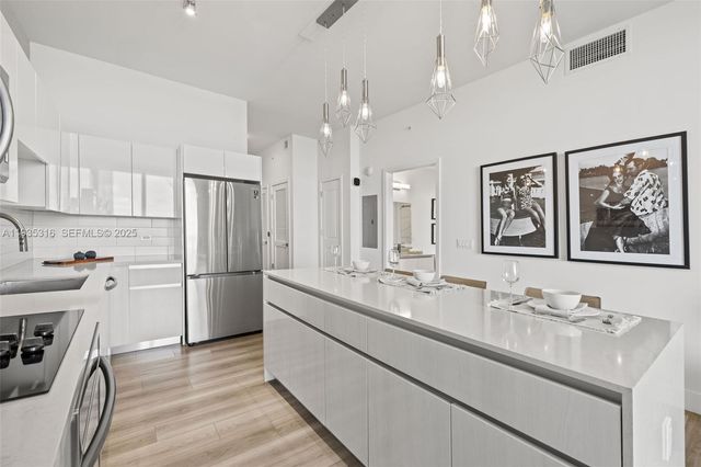 101 Diplomat Pkwy 1605, Hallandale Beach, FL 33009