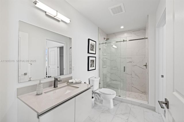 101 Diplomat Pkwy 1605, Hallandale Beach, FL 33009