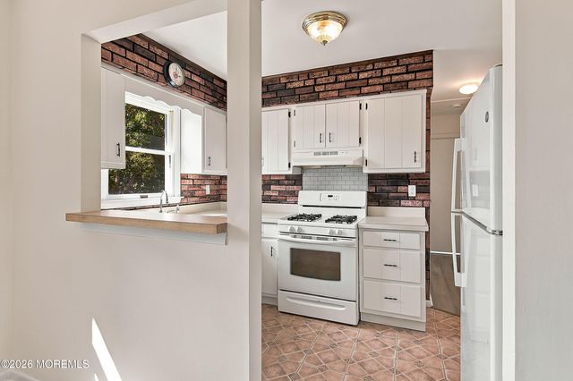 296 Lake Shore Drive, Brick, NJ 08723