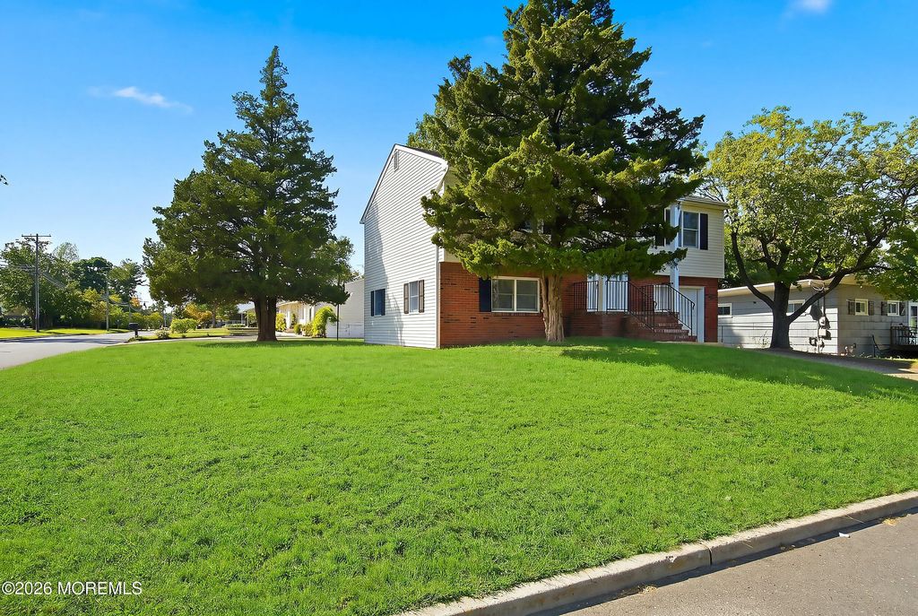 296 Lake Shore Drive, Brick, NJ 08723