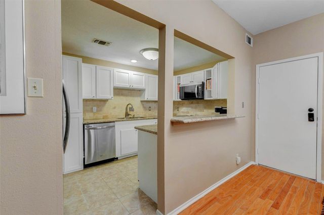 2113 Waugh Drive, Houston, TX 77006