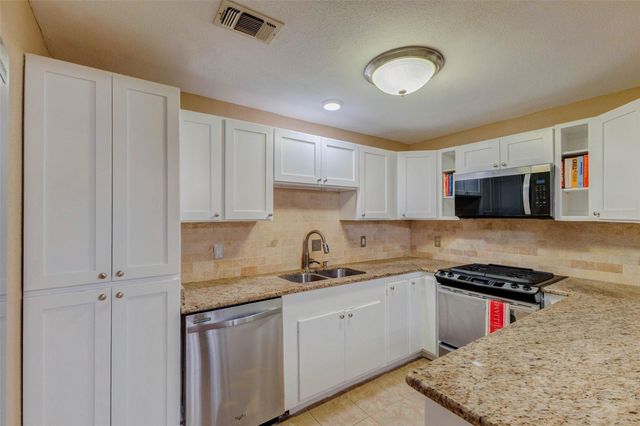 2113 Waugh Drive, Houston, TX 77006