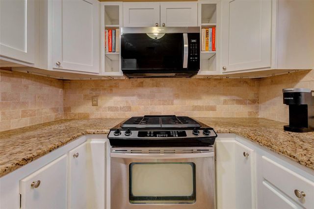 2113 Waugh Drive, Houston, TX 77006