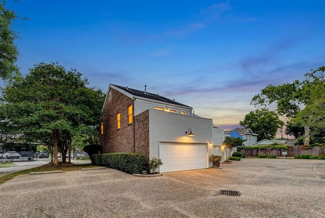 2113 Waugh Drive, Houston, TX 77006