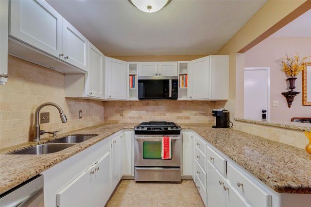 2113 Waugh Drive, Houston, TX 77006