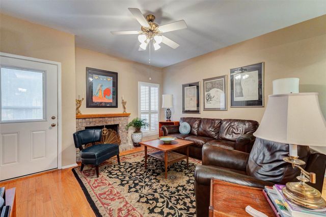 2113 Waugh Drive, Houston, TX 77006