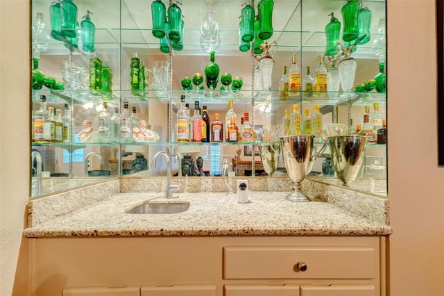 2113 Waugh Drive, Houston, TX 77006