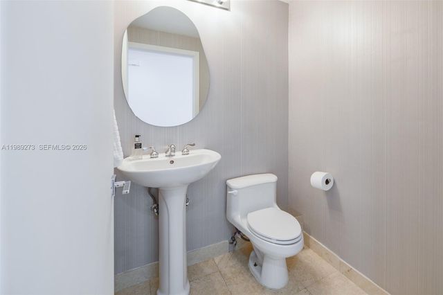 21050 Point Place 702, Aventura, FL 33180