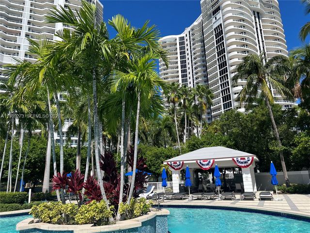 21050 Point Place 702, Aventura, FL 33180