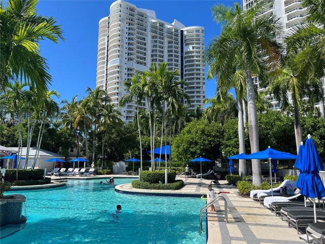 21050 Point Place 702, Aventura, FL 33180
