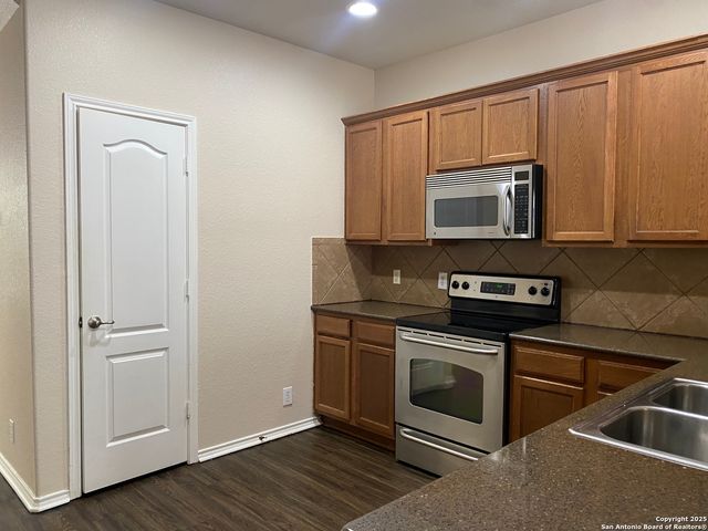 6202 W JOLIE CT, San Antonio, TX 78240