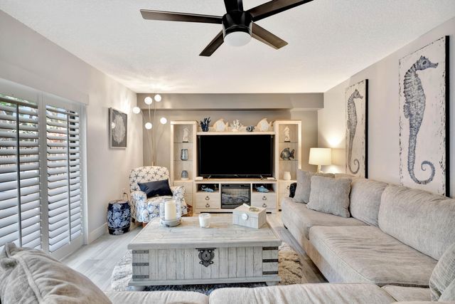 1209 12th Court, Jupiter, FL 33477