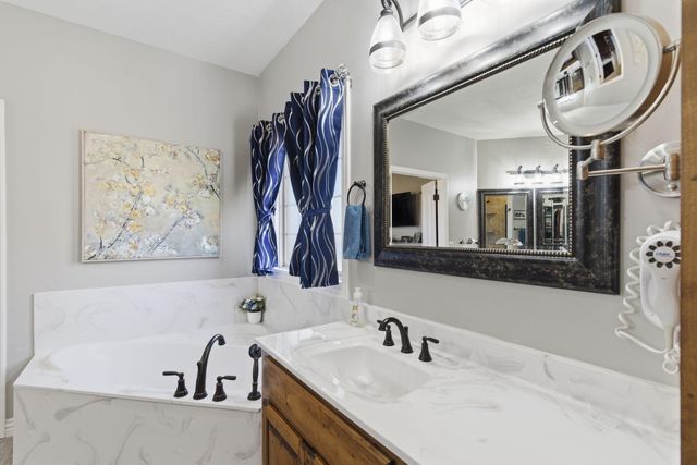 611 N Rockingham Avenue, Nixa, MO 65714