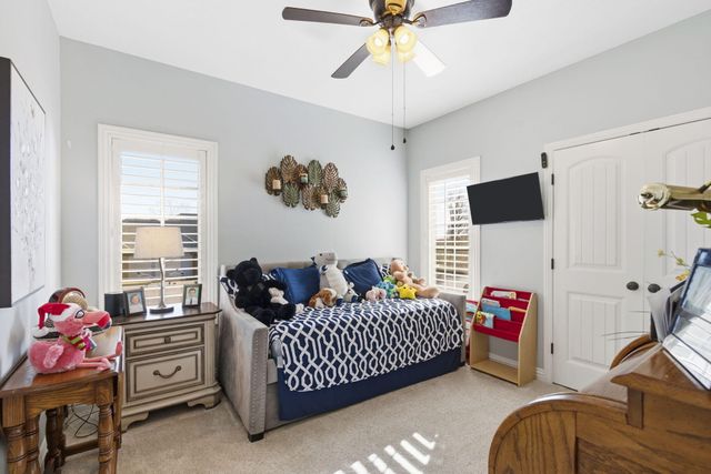 611 N Rockingham Avenue, Nixa, MO 65714