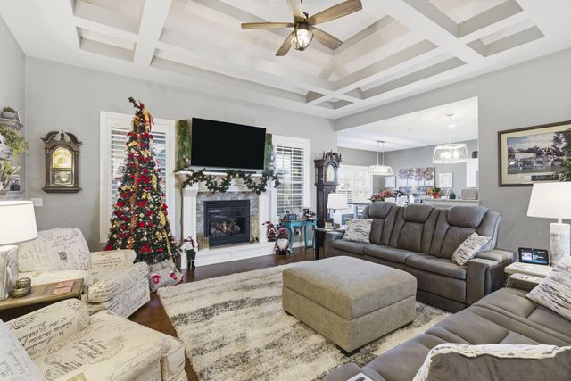 611 N Rockingham Avenue, Nixa, MO 65714