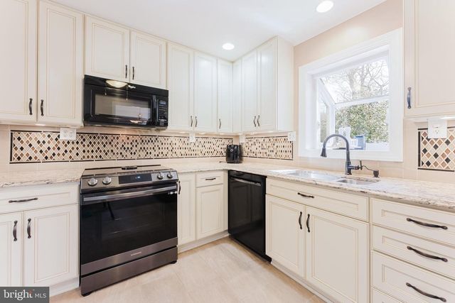 4319 FARM HOUSE LN, Fairfax, VA 22032