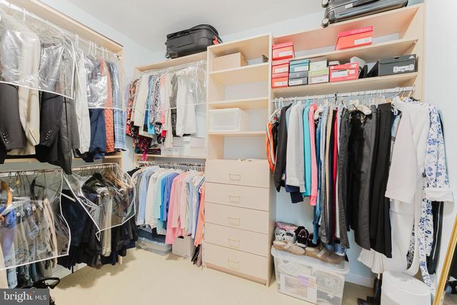 4319 FARM HOUSE LN, Fairfax, VA 22032