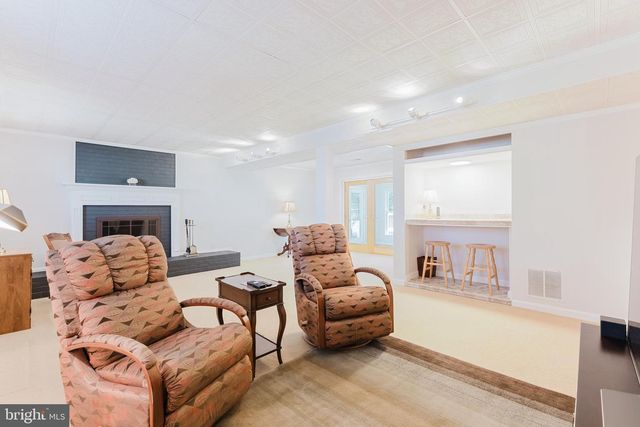 4319 FARM HOUSE LN, Fairfax, VA 22032