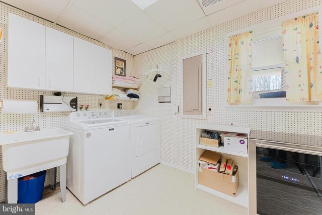 4319 FARM HOUSE LN, Fairfax, VA 22032