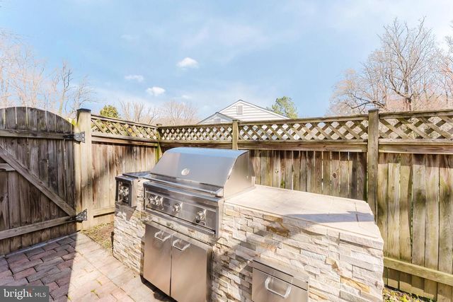 4319 FARM HOUSE LN, Fairfax, VA 22032