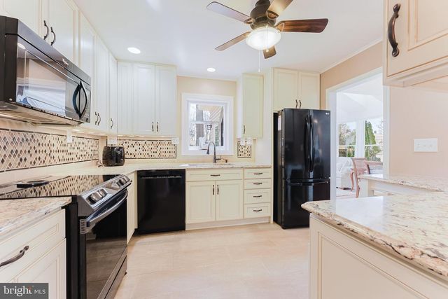 4319 FARM HOUSE LN, Fairfax, VA 22032