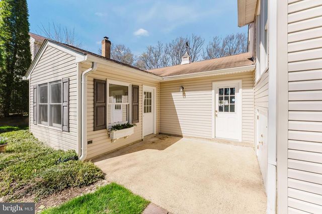4319 FARM HOUSE LN, Fairfax, VA 22032