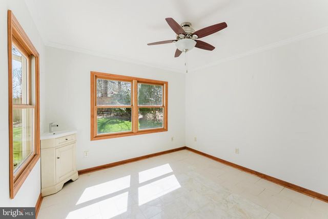 4319 FARM HOUSE LN, Fairfax, VA 22032