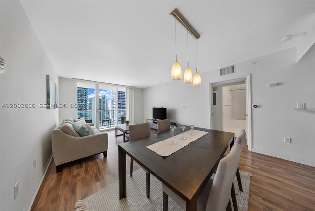 1155 Brickell Bay Dr 2207, Miami, FL 33131