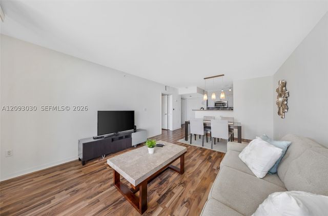 1155 Brickell Bay Dr 2207, Miami, FL 33131