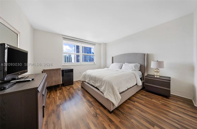 1155 Brickell Bay Dr 2207, Miami, FL 33131