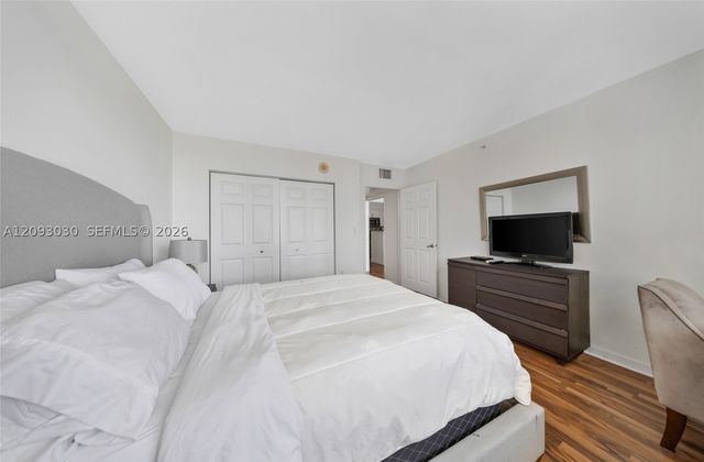1155 Brickell Bay Dr 2207, Miami, FL 33131