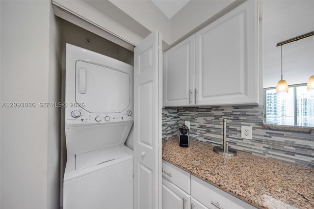 1155 Brickell Bay Dr 2207, Miami, FL 33131