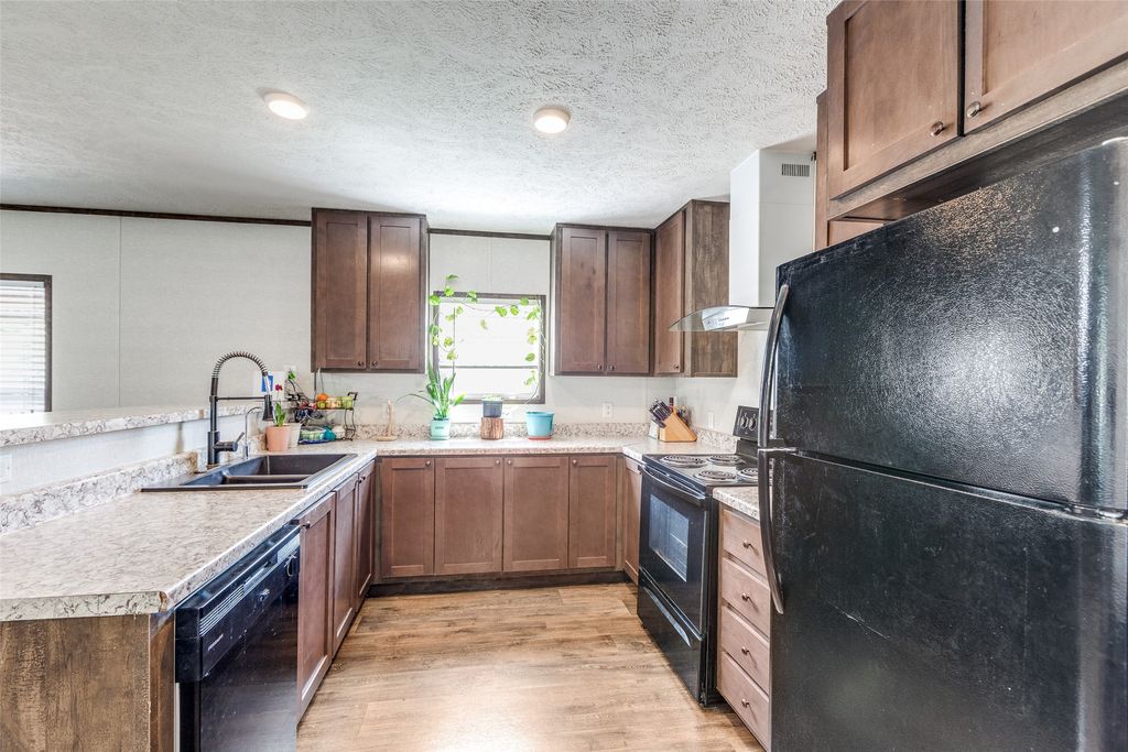 502 Sheriff Avenue, Little Elm, TX 75068