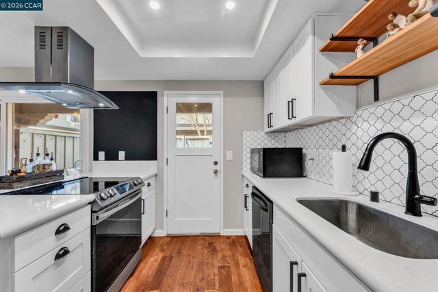 2724 Bollinger Canyon Rd, San Ramon, CA 94583