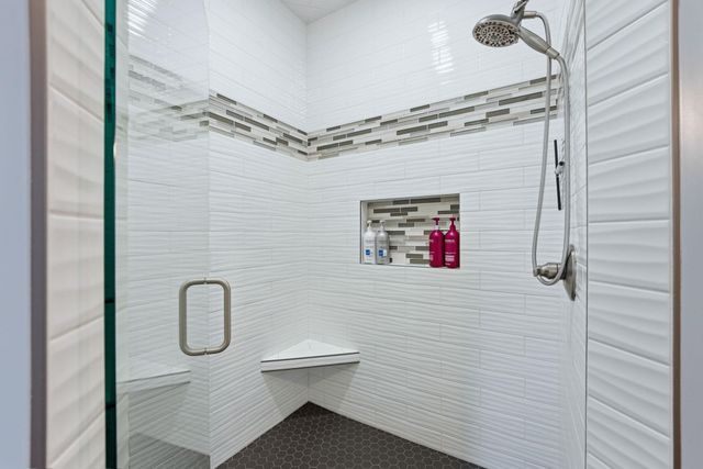 7790 E Cherokee Road, Syracuse, IN 46567