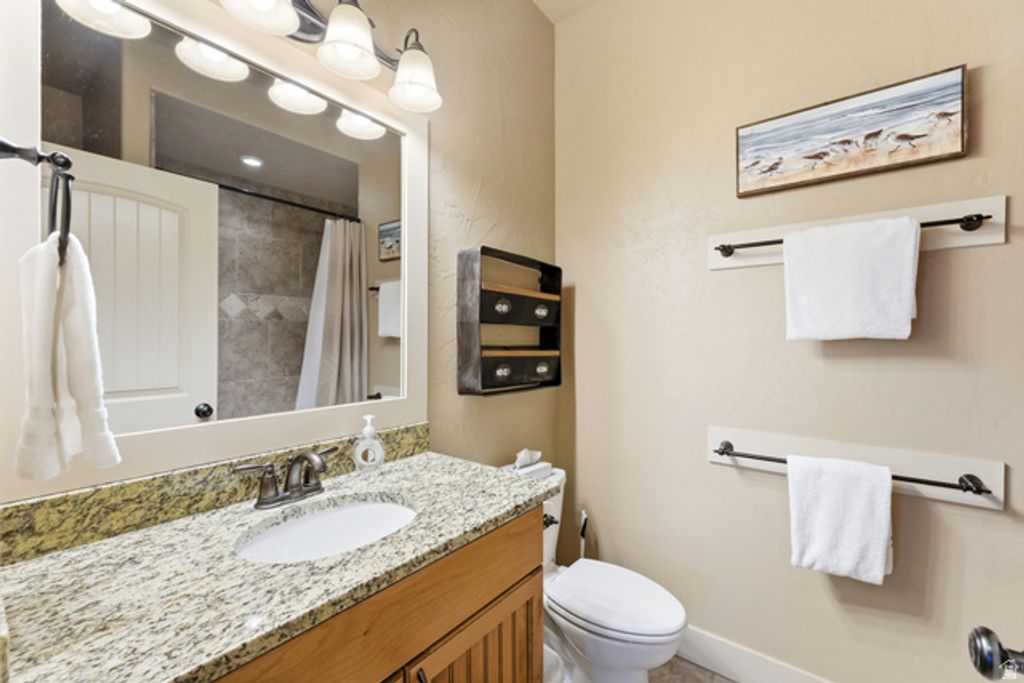 Image 22 of property listing at 3263 S CHUKAR DR, Garden City, UT 84028