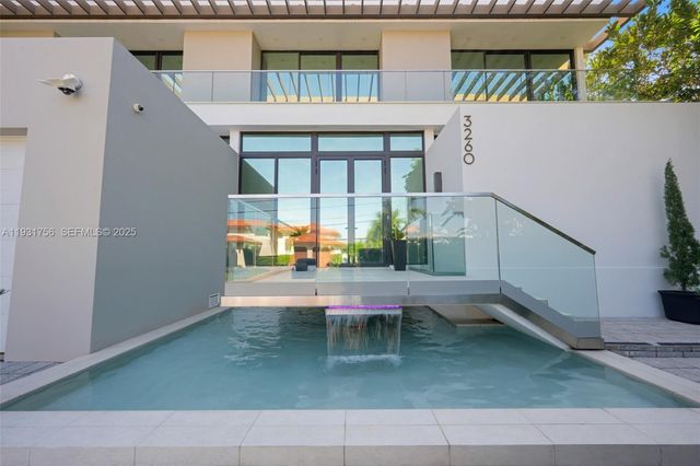 3260 NE 165th St, North Miami Beach, FL 33160