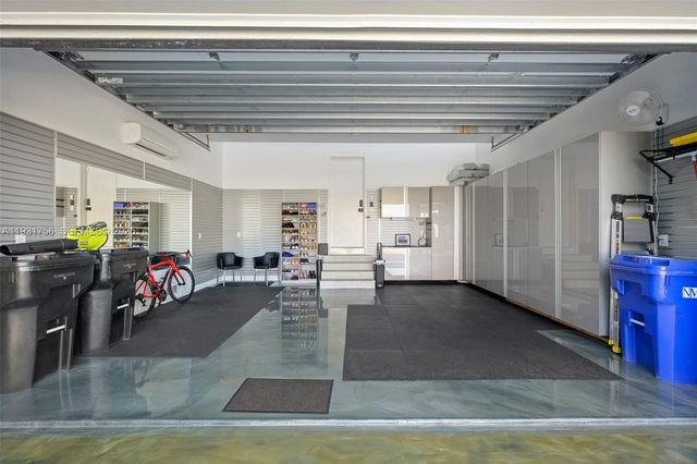 3260 NE 165th St, North Miami Beach, FL 33160