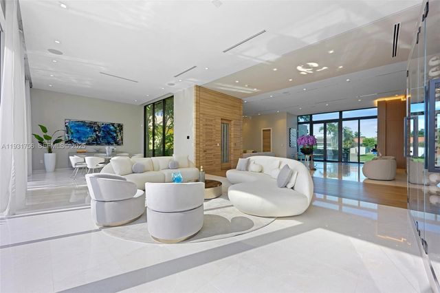 3260 NE 165th St, North Miami Beach, FL 33160