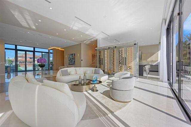 3260 NE 165th St, North Miami Beach, FL 33160