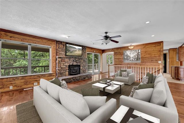 18772 Davis Road, Rogers, AR 72756