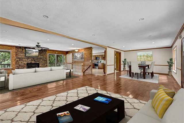 18772 Davis Road, Rogers, AR 72756