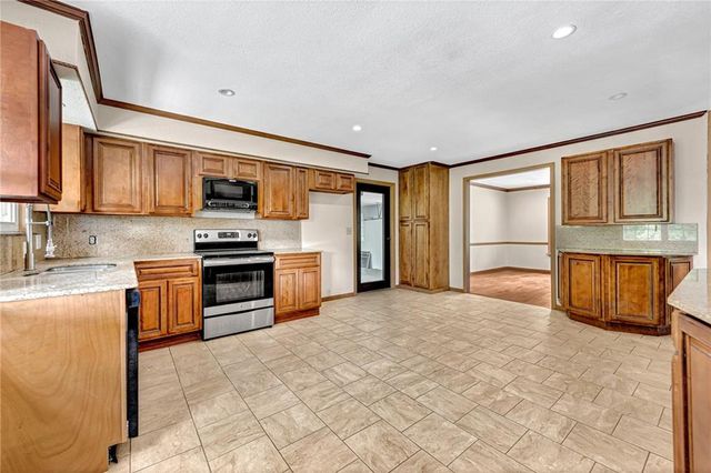 18772 Davis Road, Rogers, AR 72756