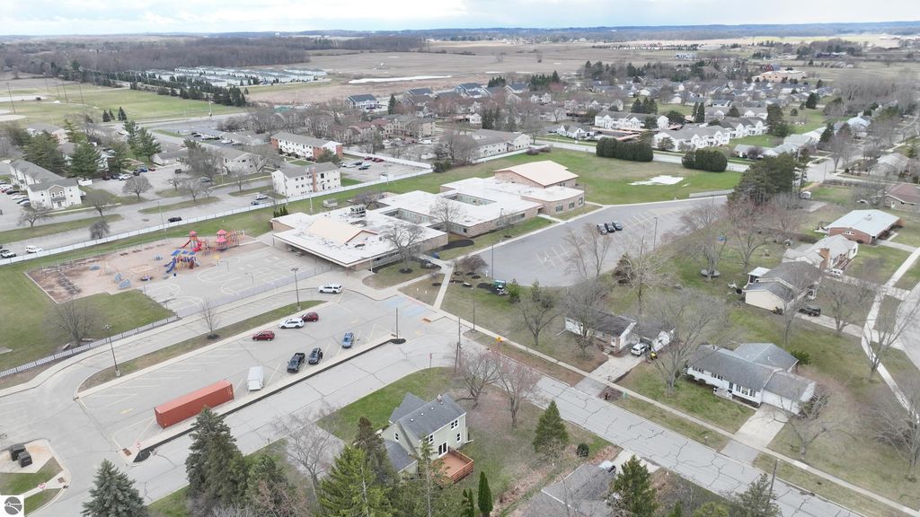 Image 16 of property listing at 1524 Ridge, Mt Pleasant, MI 48858