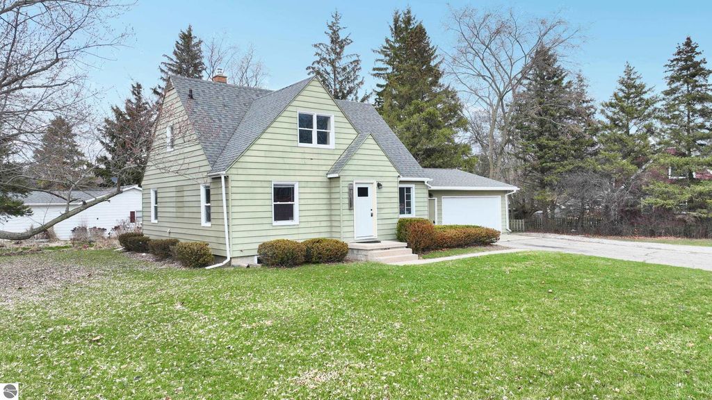 Image 3 of property listing at 1524 Ridge, Mt Pleasant, MI 48858