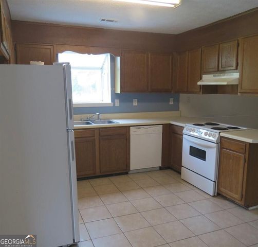 1755 Fox Chase Court SE, Conyers, GA 30013