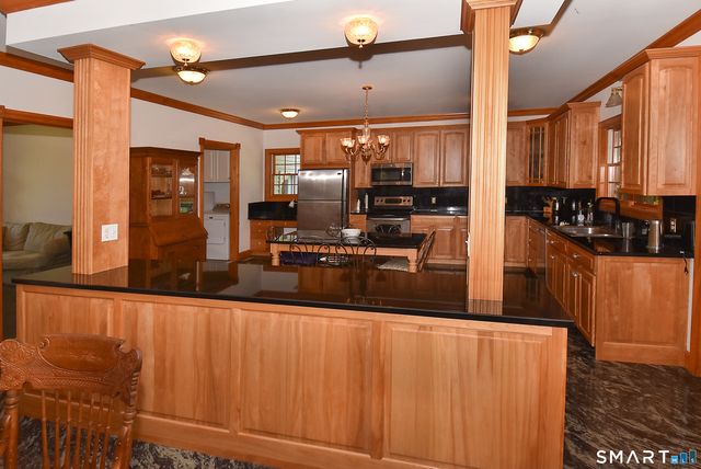 5 Crystal Ball Court, Ellington, CT 06029